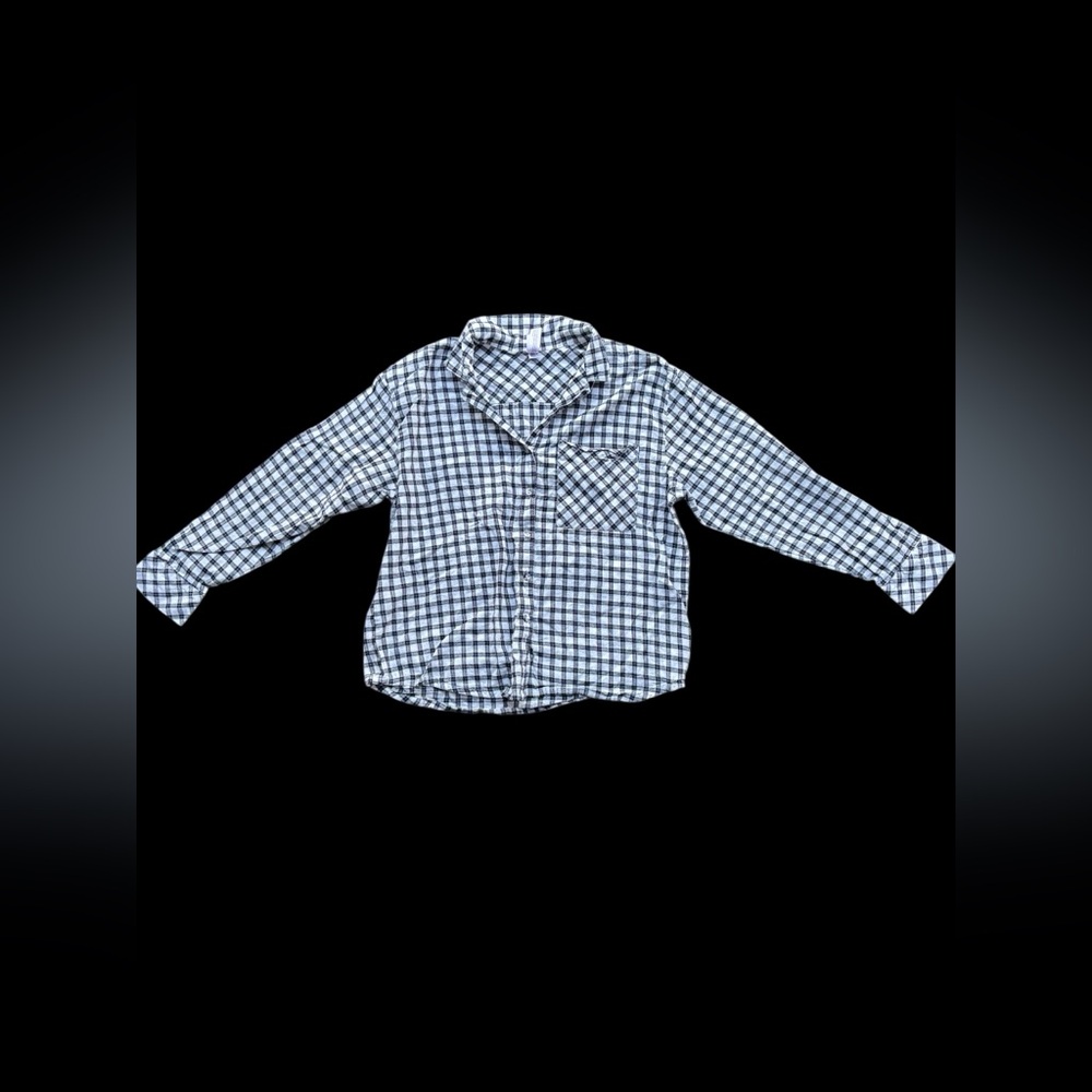 ✨Black and white Auden button-up shirt✨